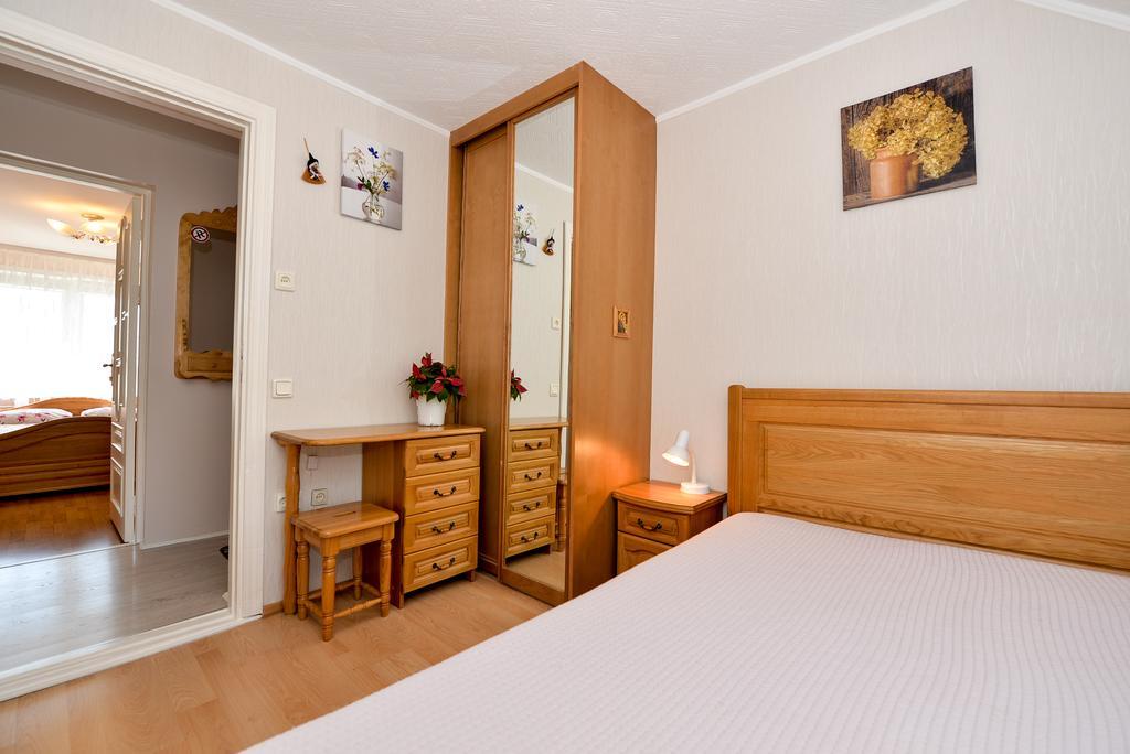 Guesthouse "Nakvyne Pas Zveja" Nagliu Street นิดา ภายนอก รูปภาพ