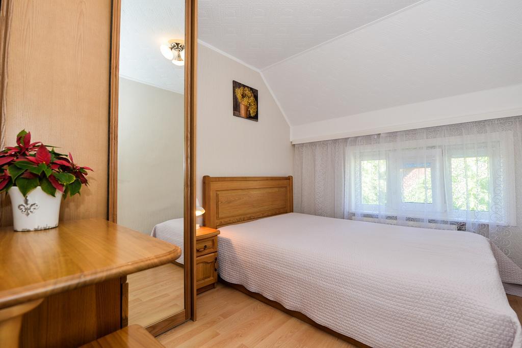 Guesthouse "Nakvyne Pas Zveja" Nagliu Street นิดา ภายนอก รูปภาพ