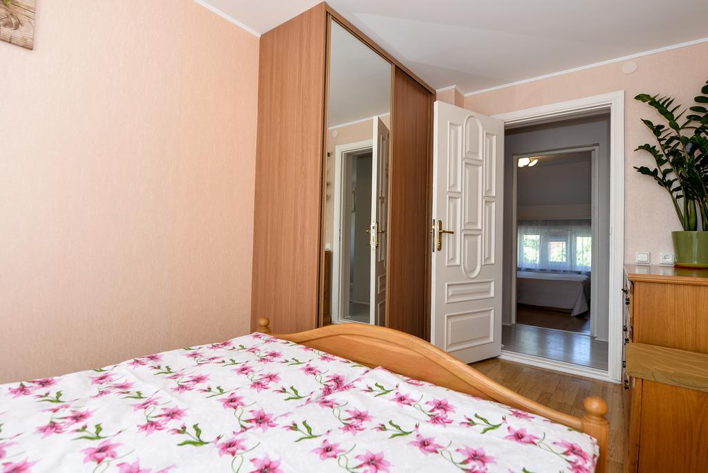 Guesthouse "Nakvyne Pas Zveja" Nagliu Street นิดา ภายนอก รูปภาพ